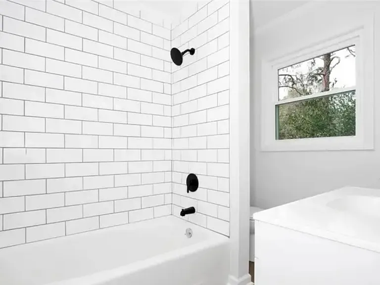 2710 Fordham Dr — Photo 13