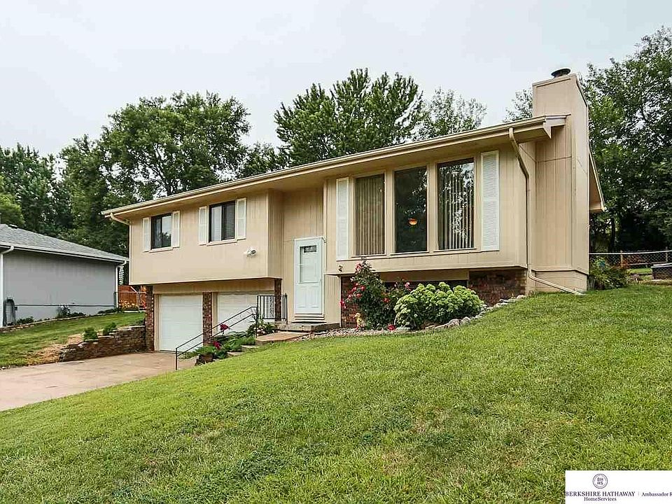 1st image of 2318 N 143rd St