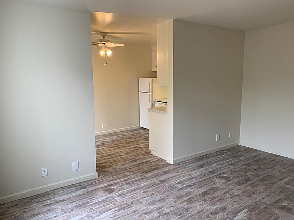 4th image of 231 S Bayview Ave #14