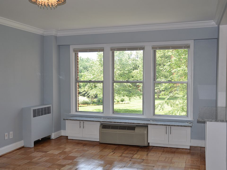 2nd image of 2500 Q St NW APT 220
