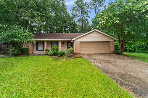 102 Brookwood Pl Photo 1