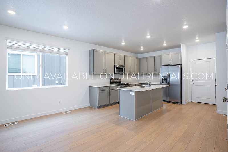 1st image of 4941 W Willowstone Dr