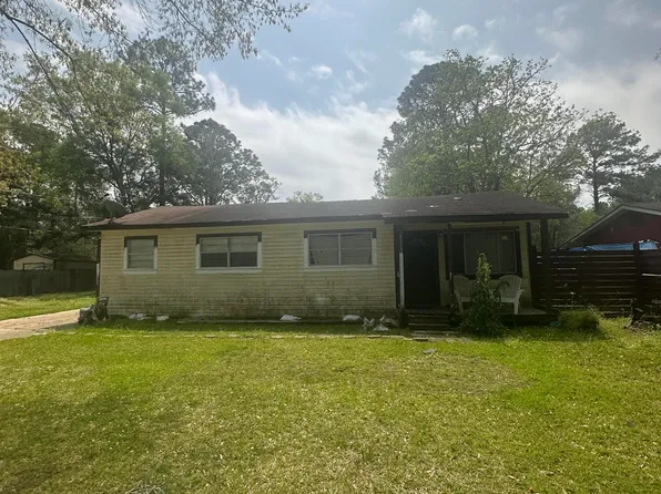 3712 Dale Ln, Moss Point, MS 39563