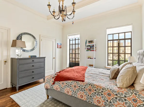 300 Central Park West image 9 of 21