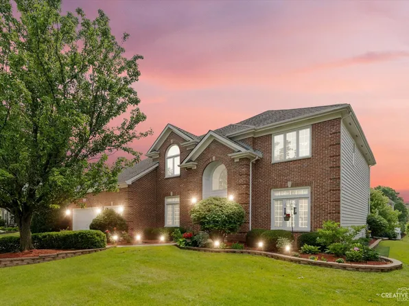 3340 White Eagle Dr, Naperville, IL 60564