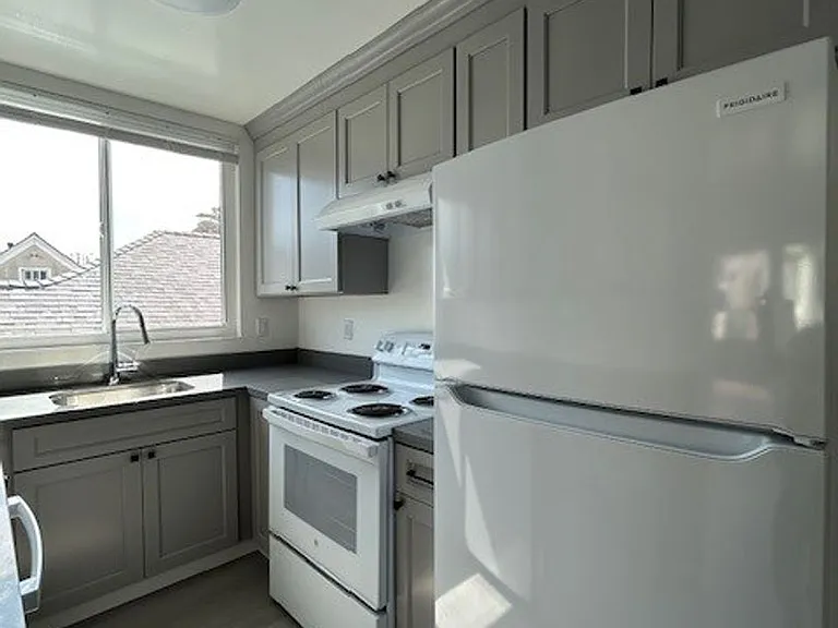 2024 Vine St #2A — Photo 5