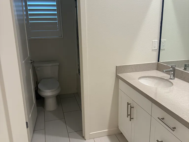 2592 E Embry Ln — Photo 8