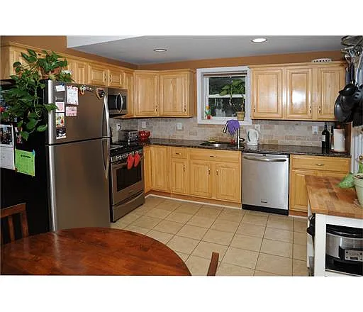 14 N Oakland Ave photo 1
