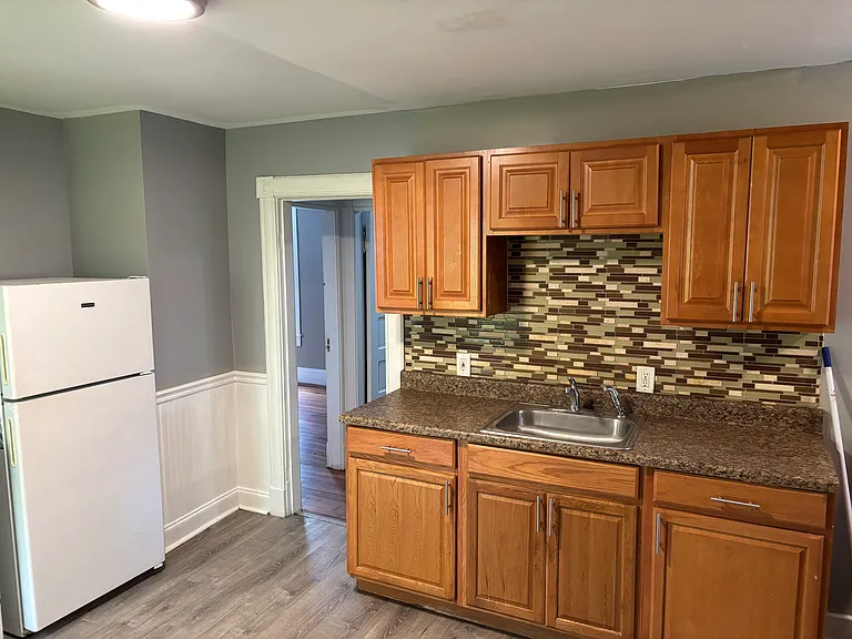 140 Yale St #1 — Photo 13