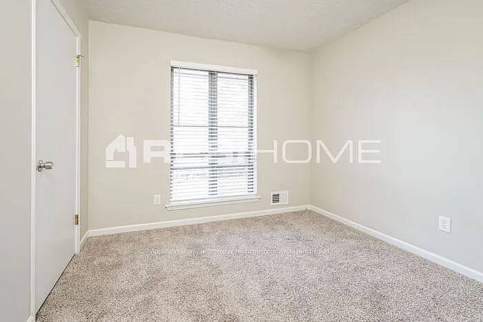 6251 Willowbrook Dr — Photo 10