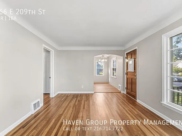 866 E 209th St — Photo 5