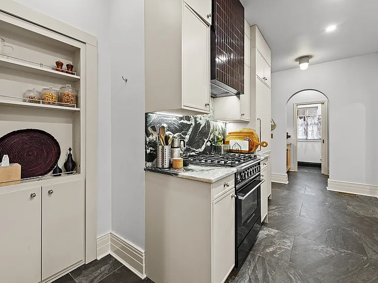 11 Maple Ave — Photo 16