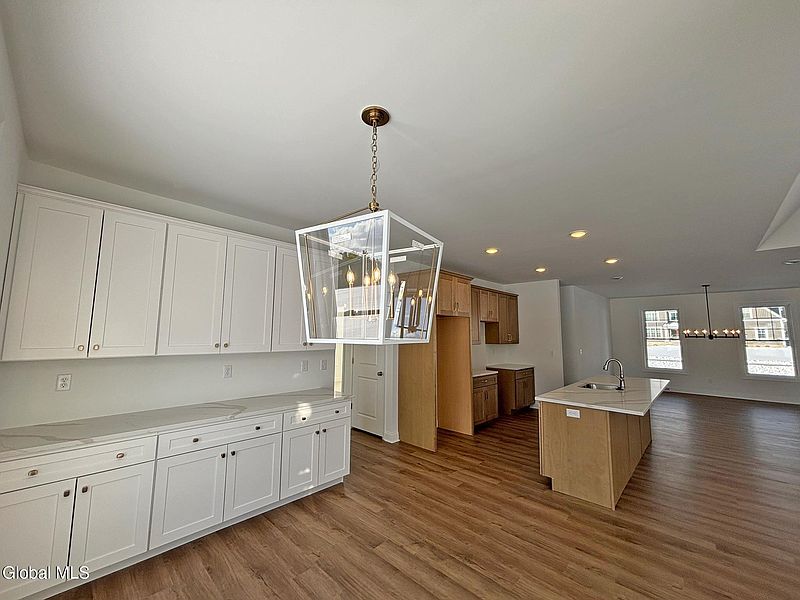 3rd image of 31 Eastpointe Drive