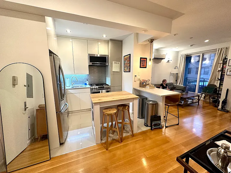 606 Metropolitan Ave #4 — Photo 4