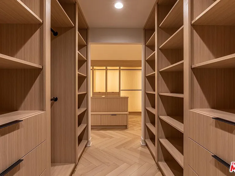 624 N Beverly Dr — Photo 20