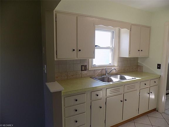 4th image of 3140 Kay Ave