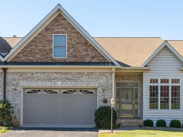 6754 Bay Hill Ct, Radford, VA 24141