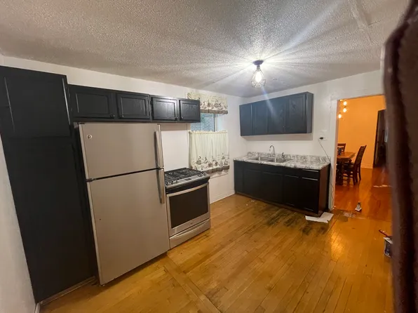 5556 W Cortland St #1, Chicago, IL 60639