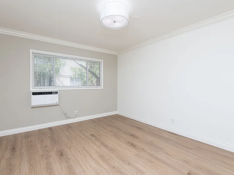 10554 National Blvd #3 — Photo 9