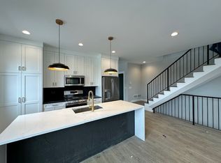 3833 N Clark St #3, Chicago, IL 60613