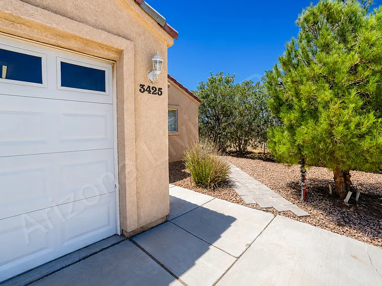 3425 N Yuma St — Photo 2