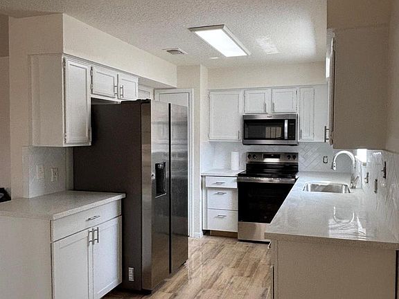 2nd image of 1808 Leissner St