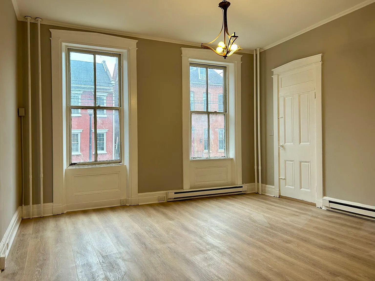 229 East King Street - 2 — Photo 3