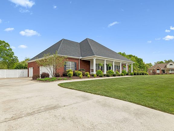 5th image of 940 Brandy Way