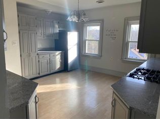 9 Poplar St #3, Amesbury, MA 01913
