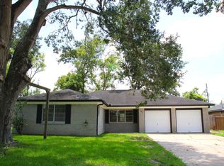 712 Northridge St, Angleton, TX 77515