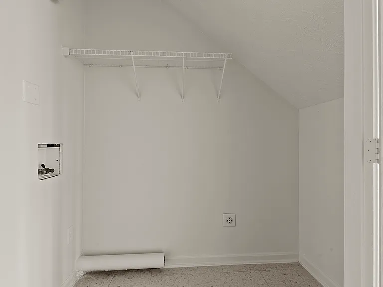 10405 Hillpark Dr — Photo 8