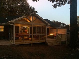 903 Onslow Dr, Greensboro, NC 27408