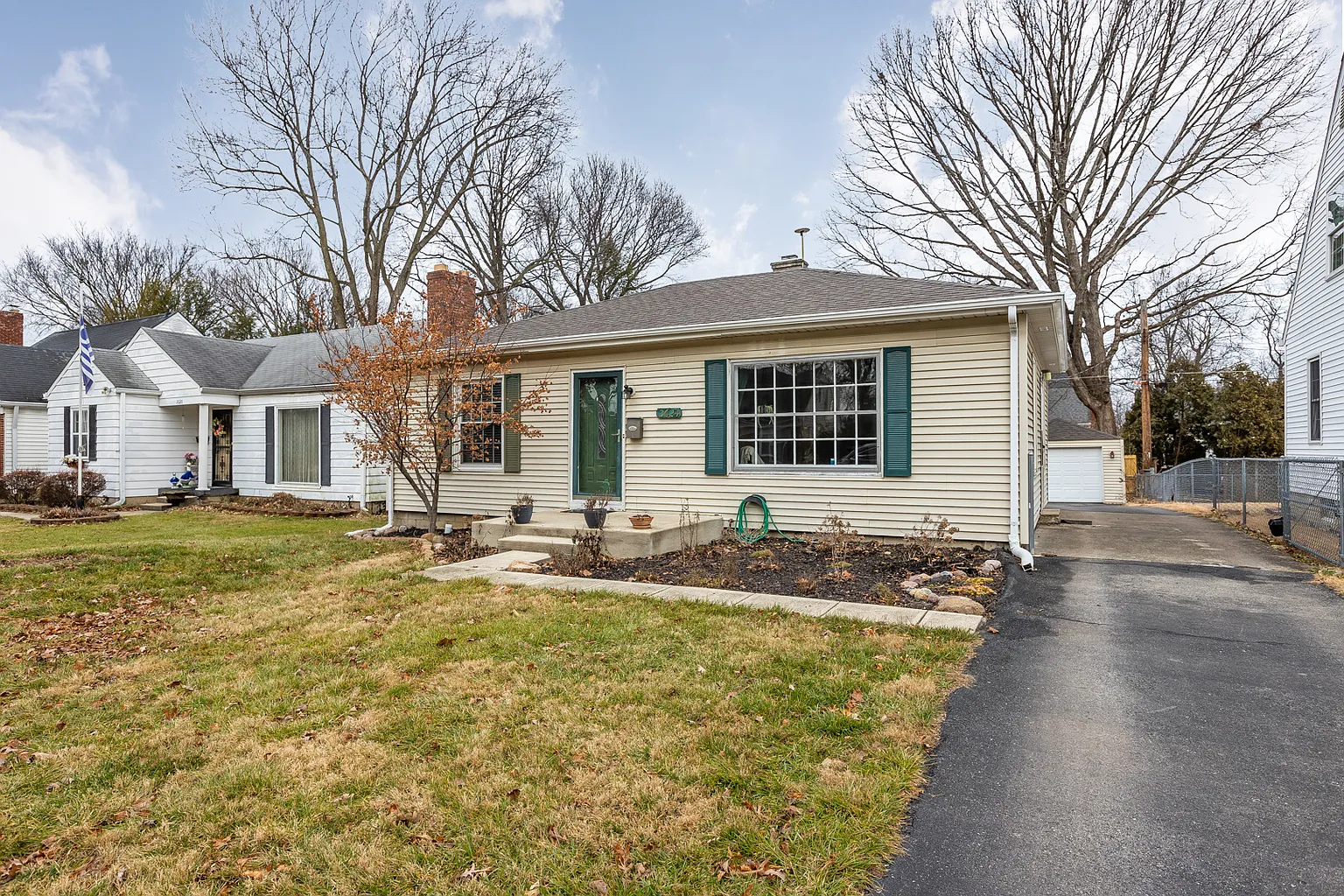2624 McLeay Dr photo 1
