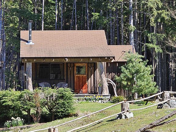 3rd image of 2236 Mountain Rd