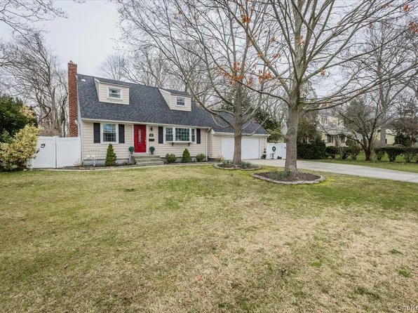 360 Renee Drive, Bayport, NY 11705