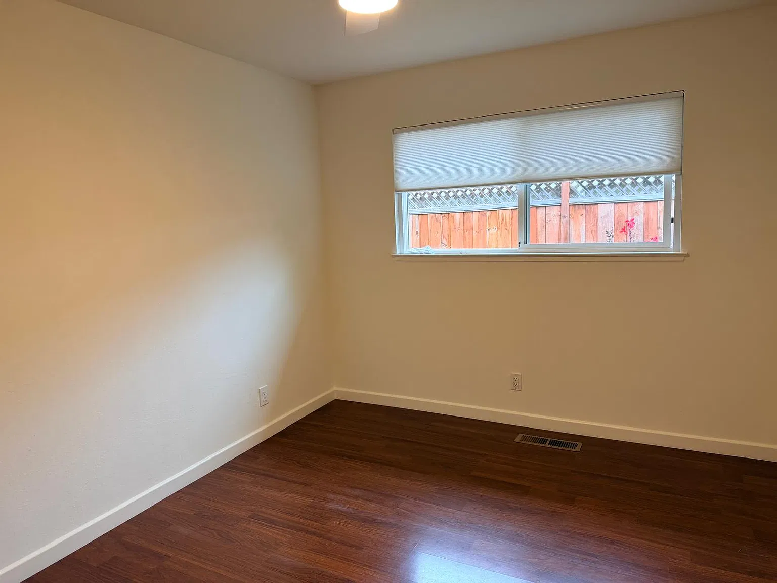 3 bed, $5,000 — Photo 3