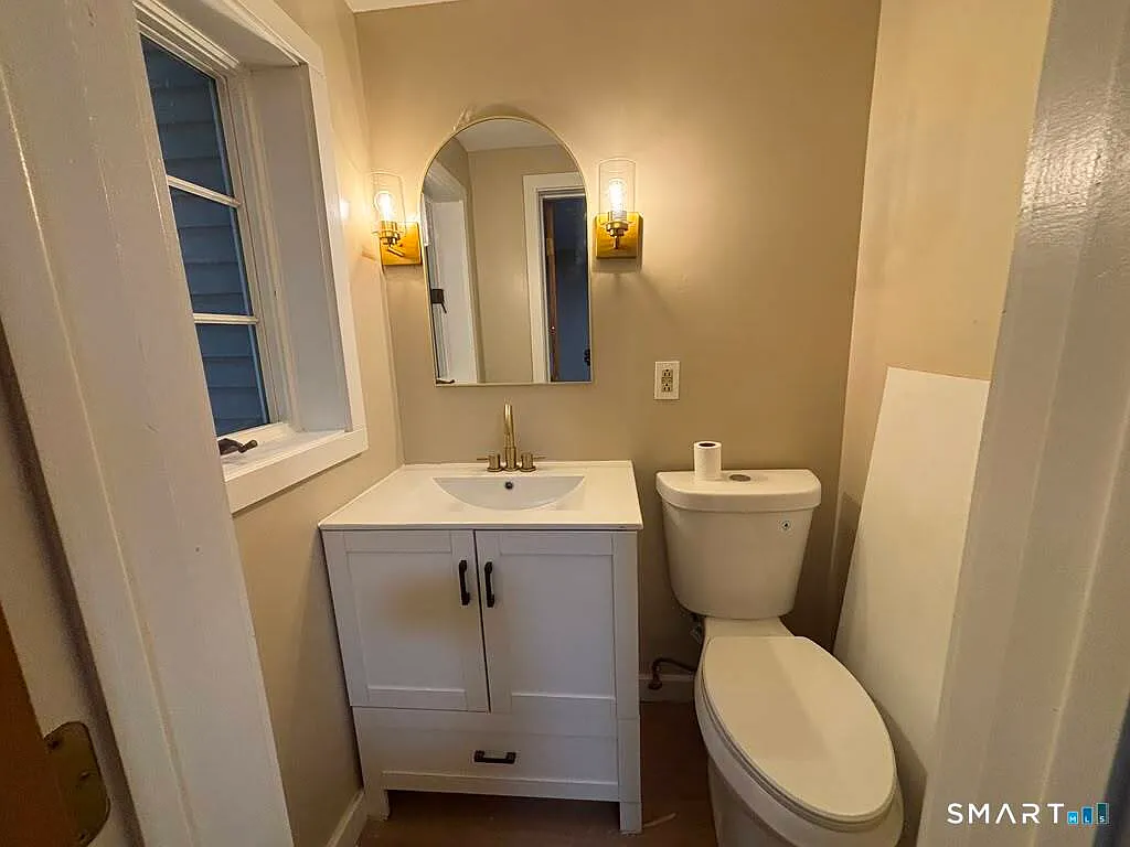 3 bed, 1.5 bath, 1120 sqft, $2,800 — Photo 2