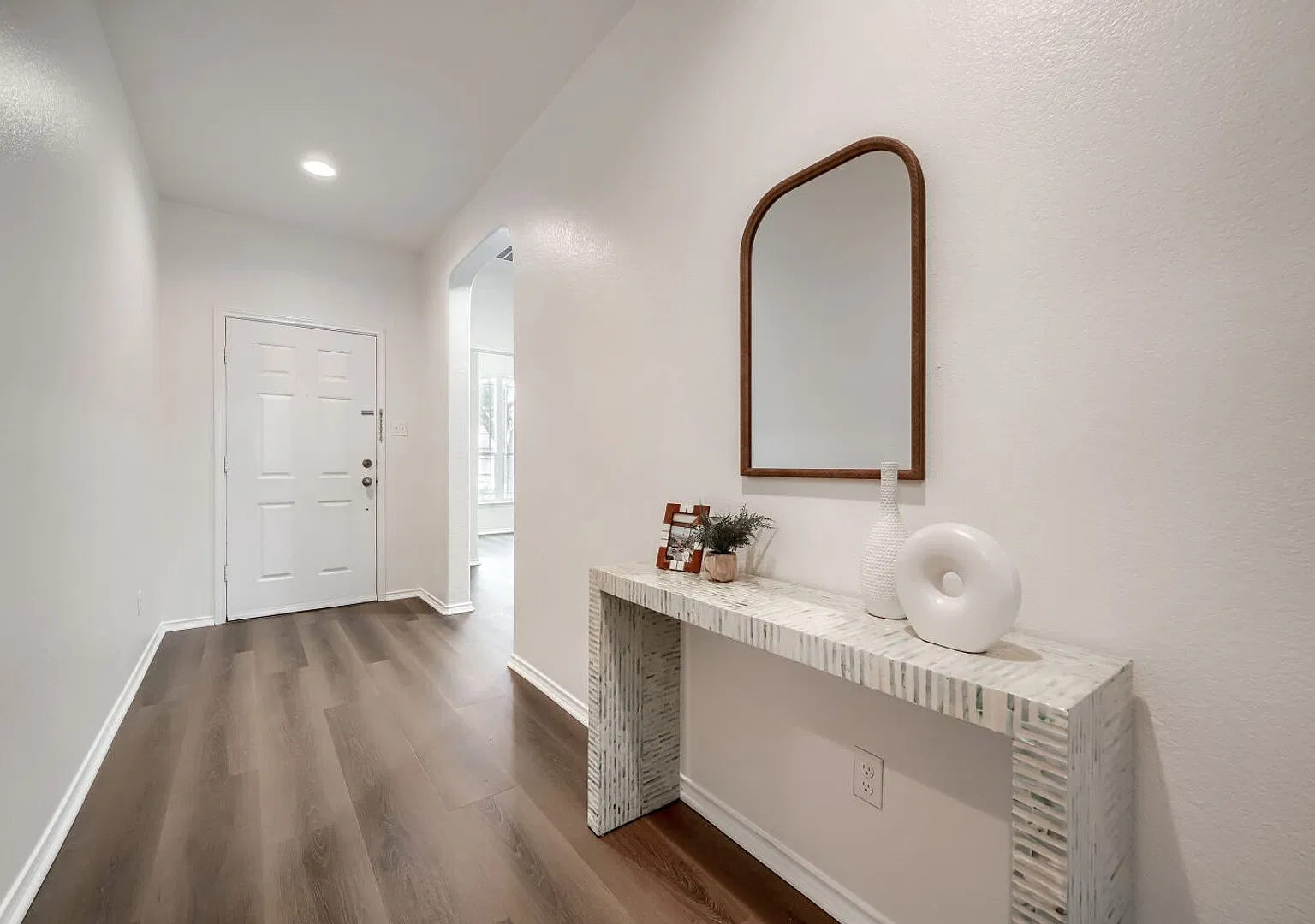 Spacious 3BR/2BA Home with 2-Car Garage in Georgetown — Photo 4