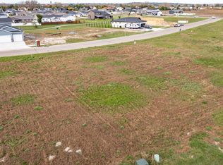 327 Kamrose Dr, Bismarck, ND 58504