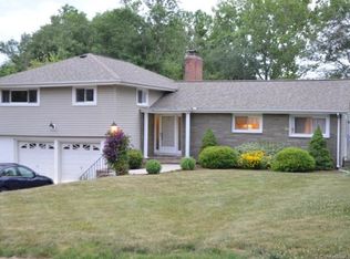 5 Skyline Dr, Farmington, CT 06032