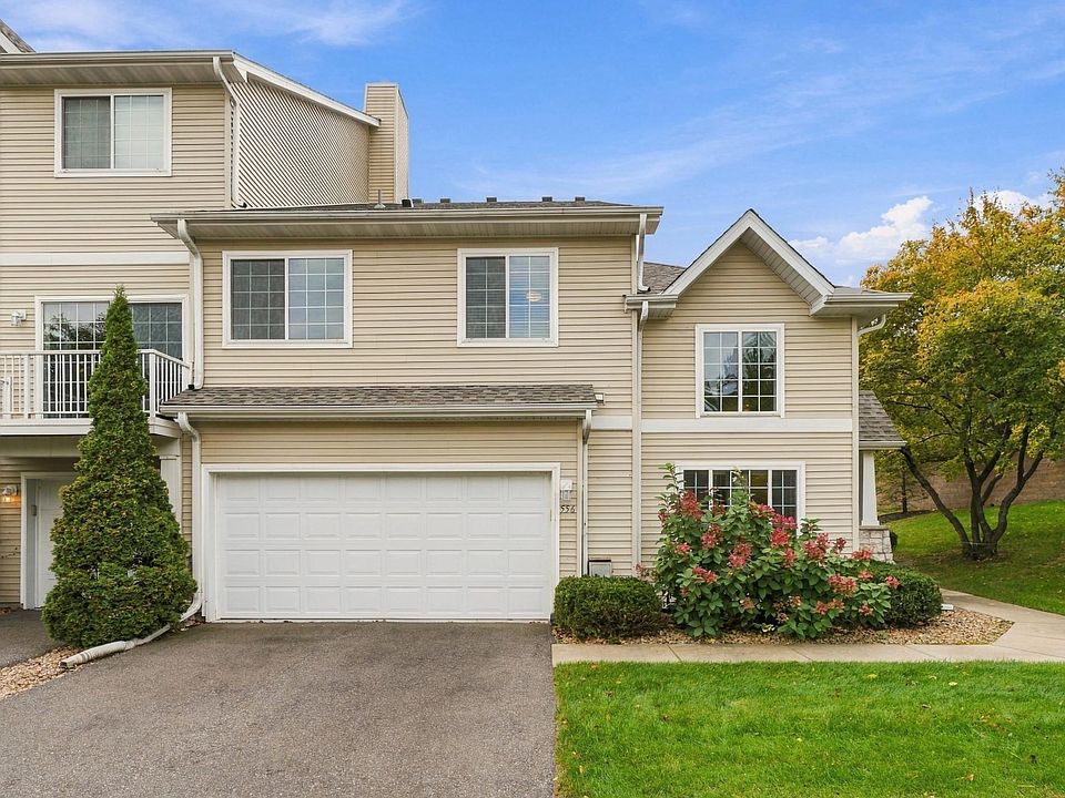 1st image of 556 Willoughby Way W