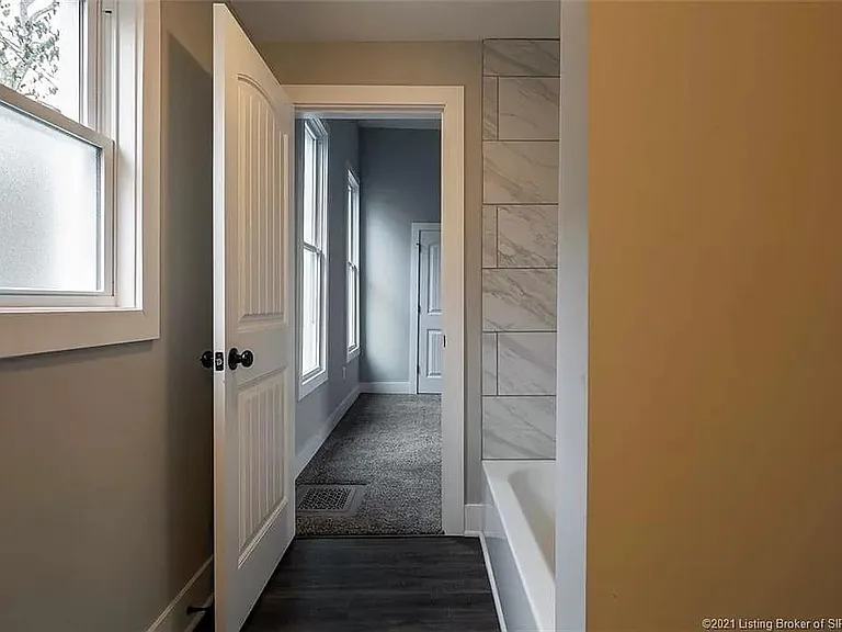 532 E Chestnut St — Photo 24