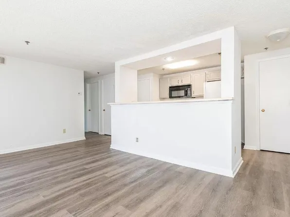 1614 Arlyn Cir APT E, Charlotte, NC 28213