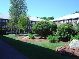 45 Macy St APT 100A, Amesbury, MA 01913