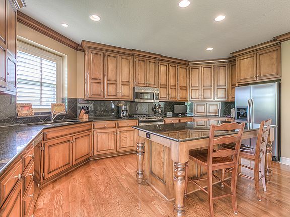 5th image of 9307 W 157th Ter