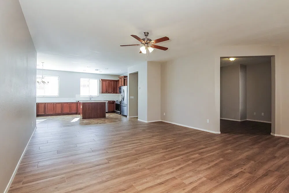 3 bed, 2.0 bath, 1733 sqft, $2,315 — Photo 4
