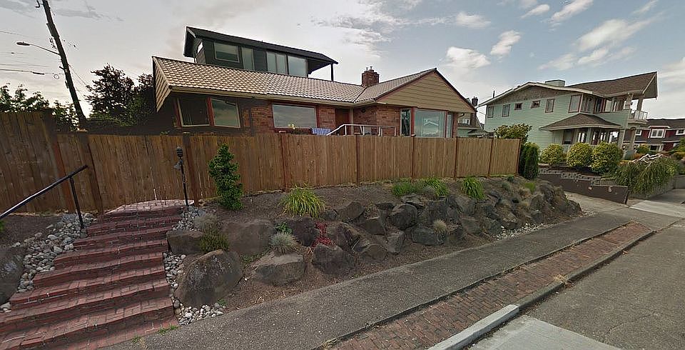 2nd image of 3700 SW Admiral Way