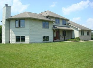 W3259 Schaefer Rd, Belleville, WI 53508