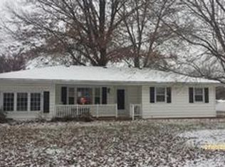 1843 S Phyllis Dr, Decatur, IL 62521