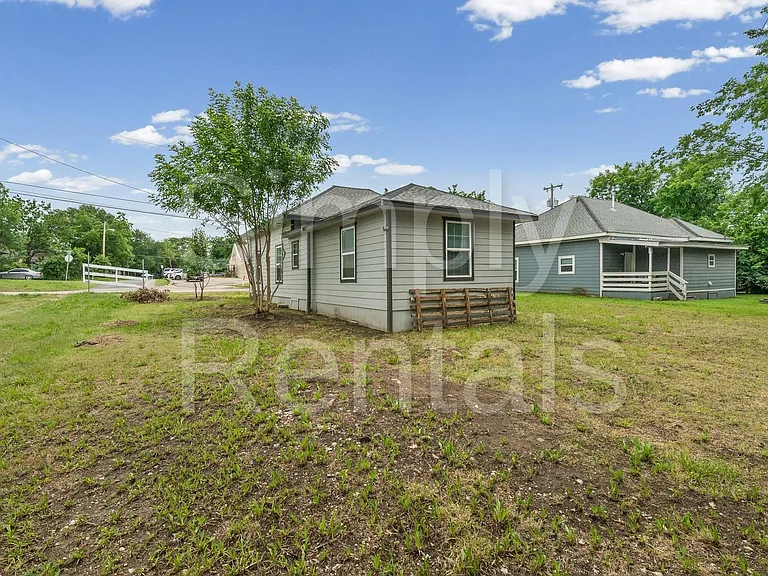 4214 Johnson St — Photo 26
